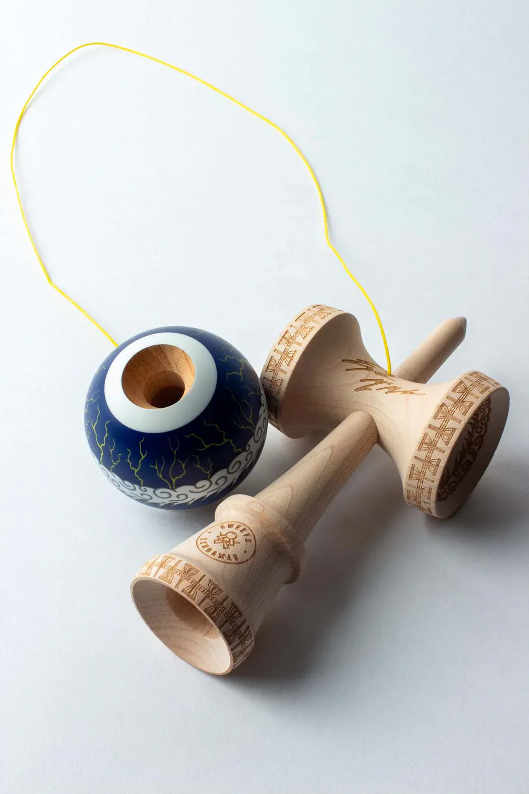 Sweets Kendama | Eagle McMahon Sig. V2 LS | Cushion Clear